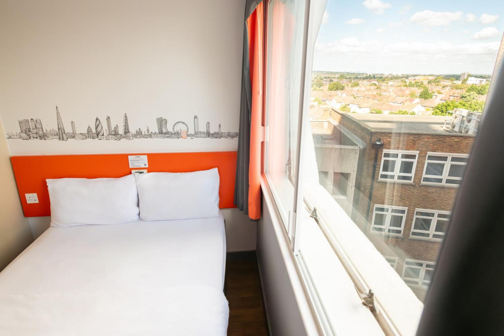 Easyhotel Croydon Exterior foto